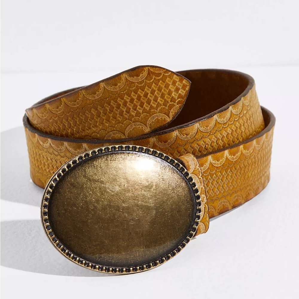 NWTS FREE PEOPLE CONCHO BELT (M/L)